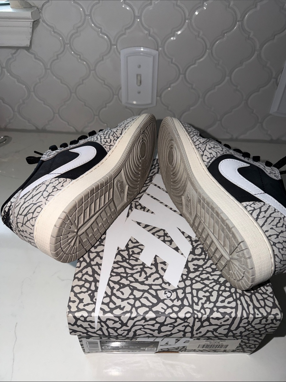 Air Jordan 1 Retro Low OG (GS) Black White Elephant Print Low-Top Sneakers 6.5Y - Picture 8 of 9